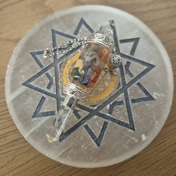 A starred plate with a droplet device
